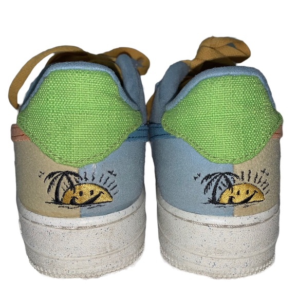 WOMEN’S NIKE AIR FORCE 1 LOW LV8 SUN CLUB - Picture 3 of 4